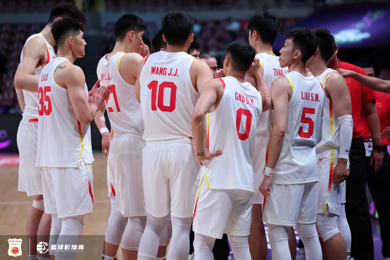 中国男篮竟与沙特难分高下 媒体人直呼难以置信